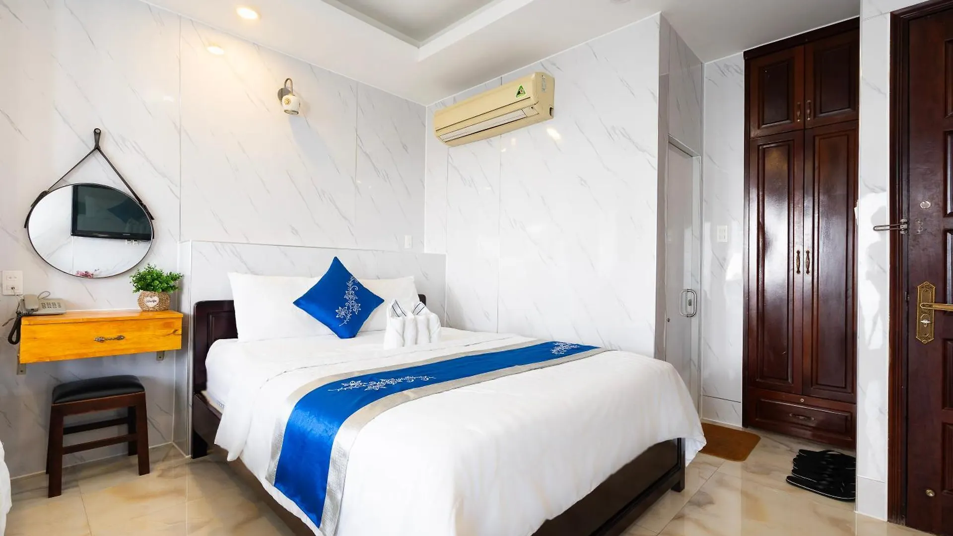 **  Mai Phuong - Ruby Saigon Hotel Ho Chi Minh City Vietnam